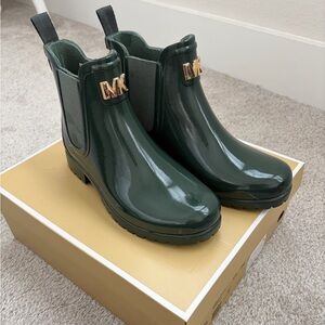 Michael Kors Sidney Rainbootie - size 7